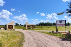 The entrance to the Bitterwasser Farm