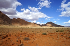 The Tiras Mountains are located next to the D707