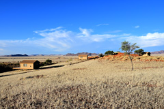 Das Dune Star Camp mit Blick auf das östliche Tsondab-Tal