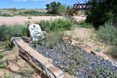 Right next to the Holoog bridge is the tomb of the horseman Lichte