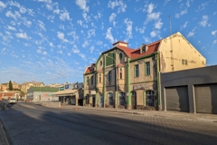 Built in 1912, the Bödikerhaus reflects the typical architecture of Lüderitz.