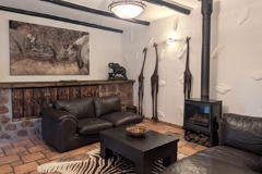 Die Unterkünfte haben neben dem Schlafzimmer ein Aufenthaltsraum und ein riesiges Bad